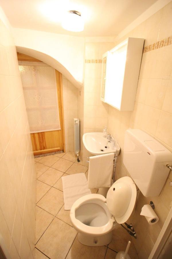 L'Ermellino Bilocale In Centro - Affitti Brevi Italia Apartment Brusson Bagian luar foto